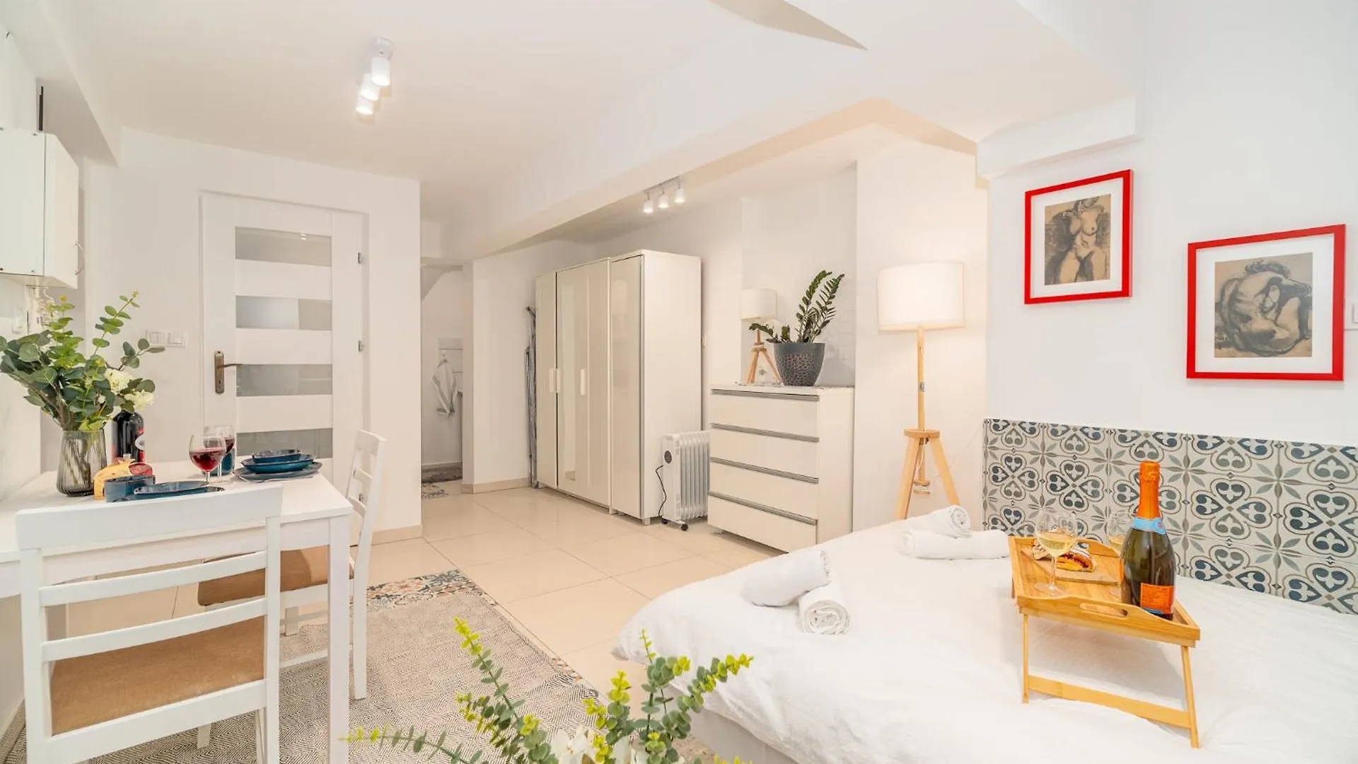 Krakow Krowodrza Studio - Park & Trams Nearby - By Rentujemy Apartment